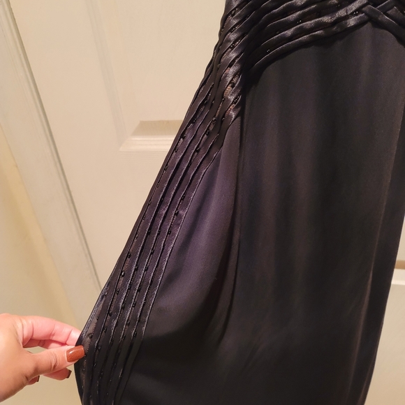 Black Evening backless dress - Picture 4 of 5